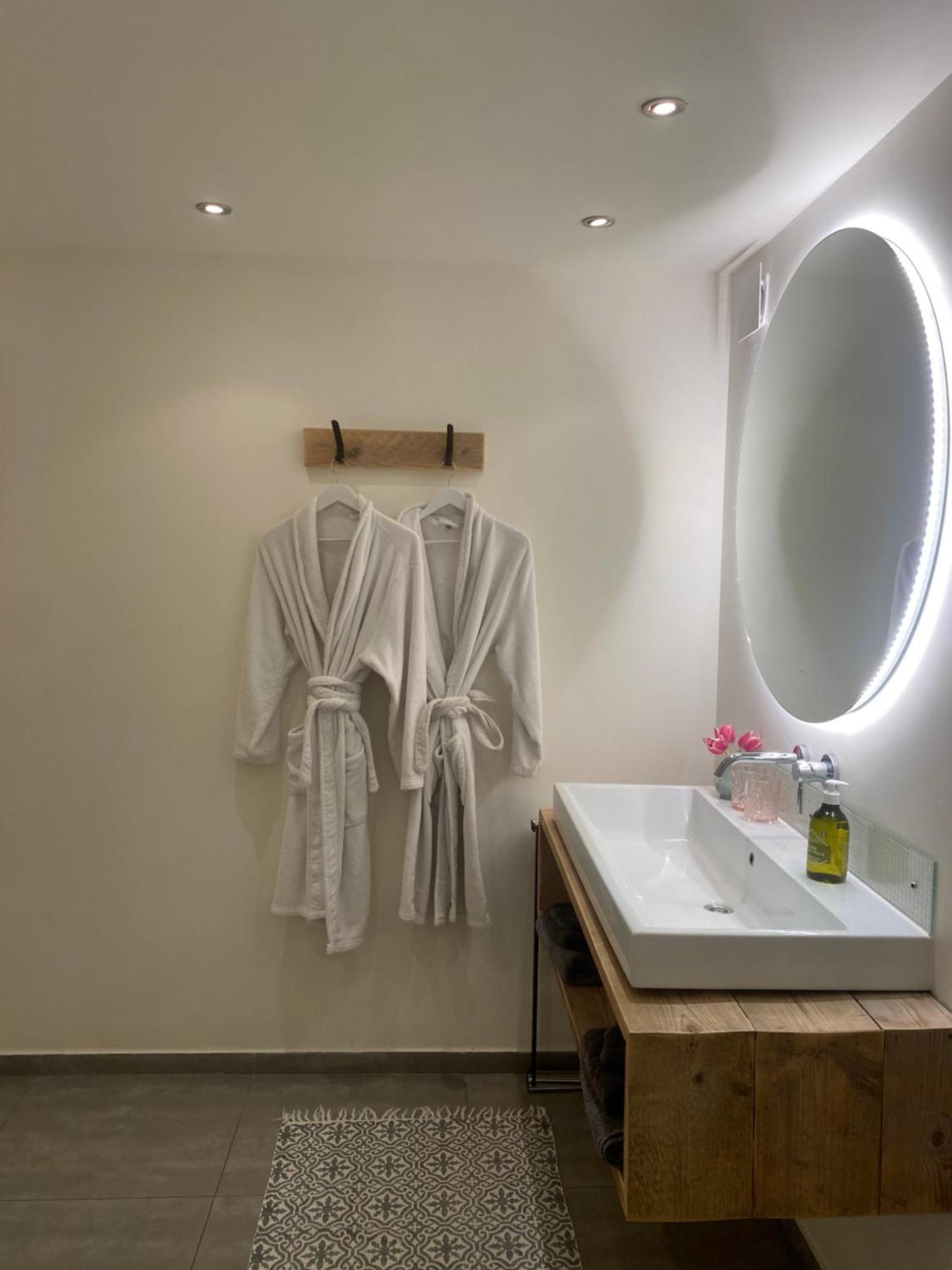 Tiny House De Oude Berg Villa แบร์เคน ภายนอก รูปภาพ